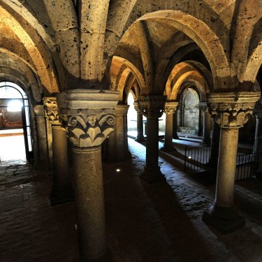 Acquapendente: la cattedrale del Santo Sepolcro e la cripta medievale