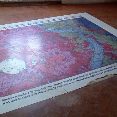 Per tappeto una carta geologica