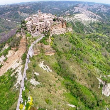 Civita dall’alto