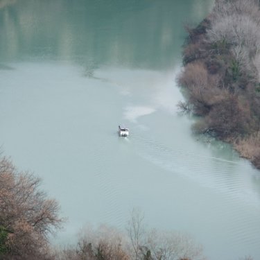In battello sul grande fiume